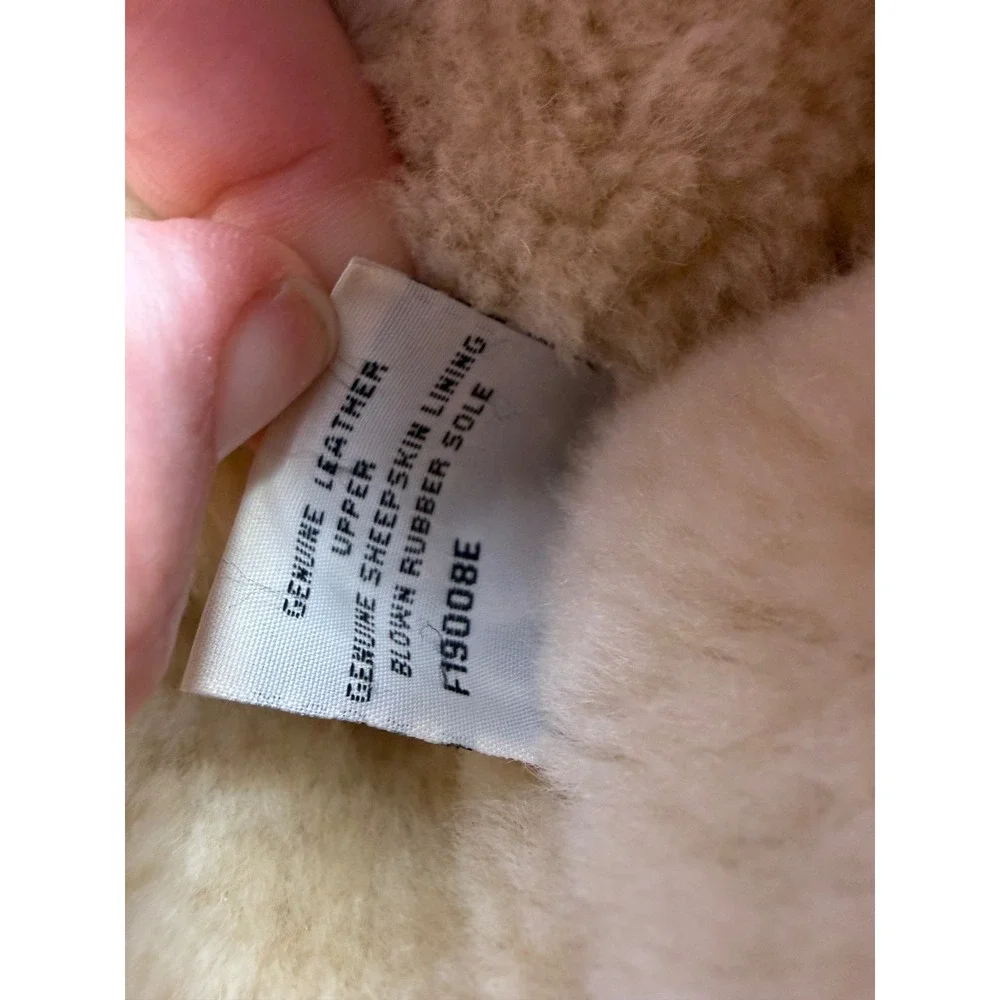 UGG Australia Classic Short 5831 Sand Tan Suede Sheepskin Boots Womens 6